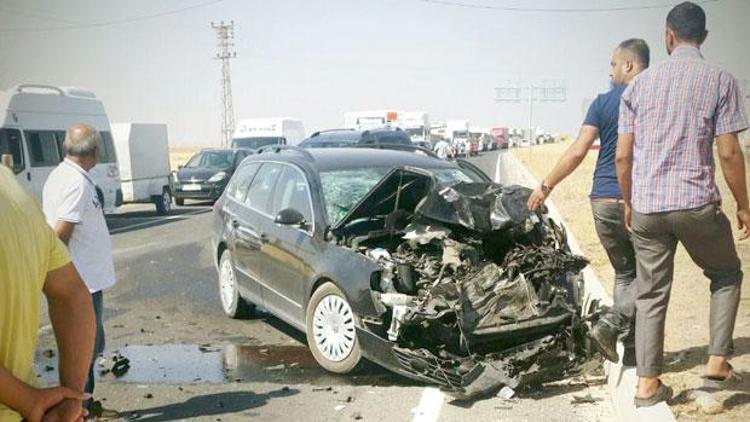 Nusaybin’de otomobille minibüs çarpıştı: 10 yaralı