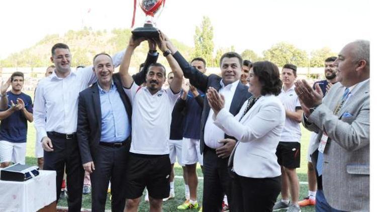 Türk Metal Kırıkkalespora şampiyonluk kupası