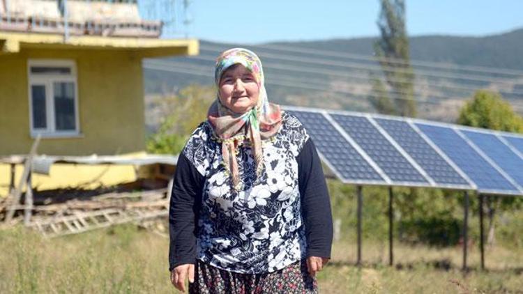 Almanya’da gördüğü güneş panellerini, Sinop’taki evine kurdurdu