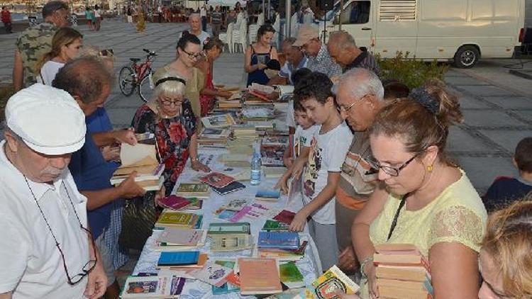 Foçada kurtuluşa özel konser ve kitap günü