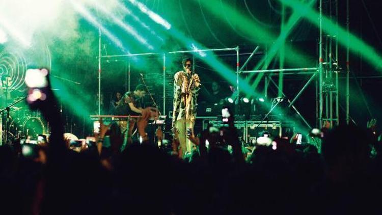 Oscar And The Wolf yeniden İstanbul’a geliyor