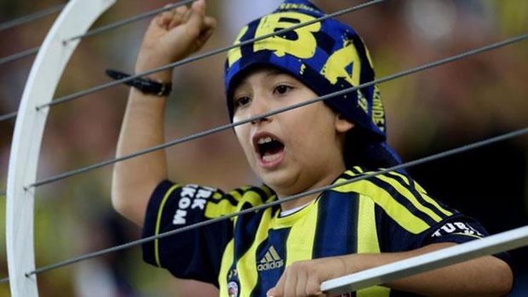 Fenerbahçe taraftarları isyan bayrağını açtı