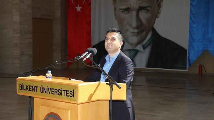 Yeni üniversitelilere ilk ders ‘Üniversite Hayatına Giriş’