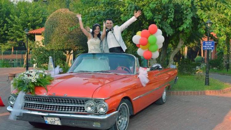 Klasik otomobiller düğünlerin gözdesi