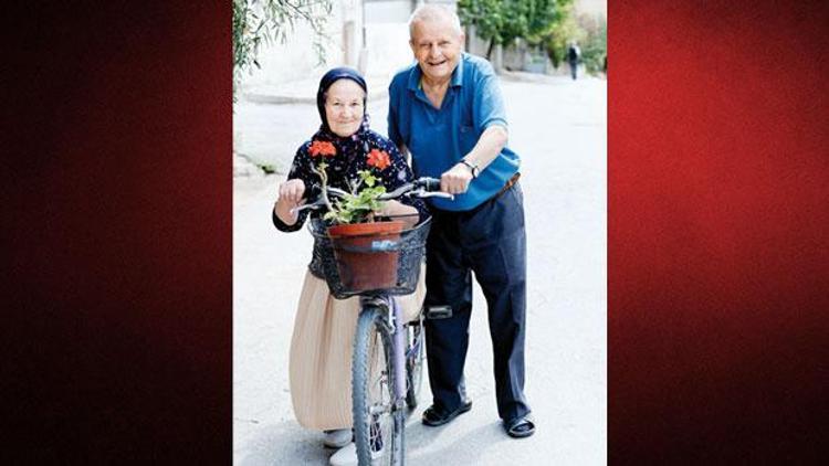 87 yaşında tek böbrekle bisiklet üzerinde