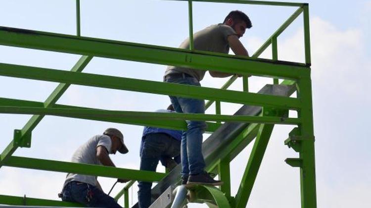 Asansörlü otopark inşaatında korkutan görüntü