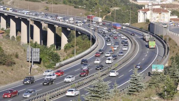 TEM Otoyolunda trafik bugün de adım adım ilerledi (2)- yeniden