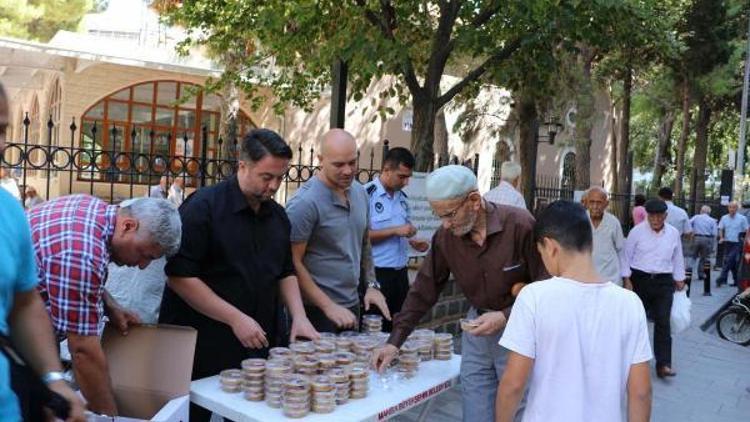 Cemal Ergün için Manisada helva hayrı