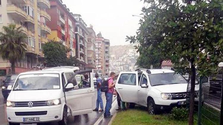 Alanyada yağış kazalara neden oldu