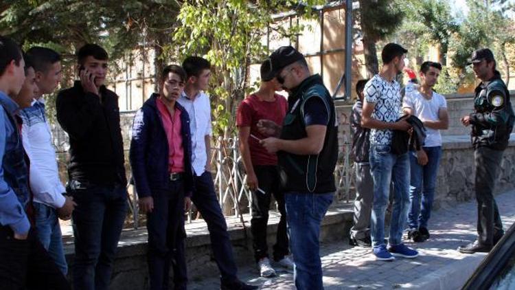 Yozgatta okul önlerinde uyuşturucu satıcılarına karşı önlem alındı