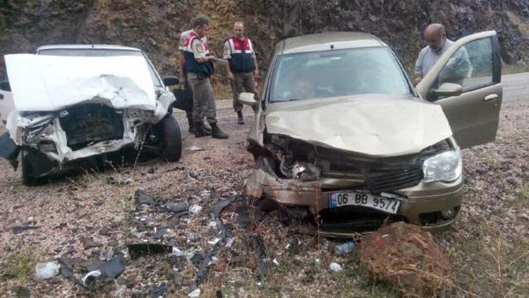 Kızılcahamam’da 2 ayrı trafik kazasında 10 kişi yaralandı