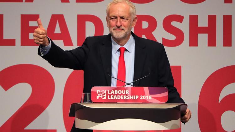 İngilterede İşçi Partisi lideri Corbyn koltuğunu korudu