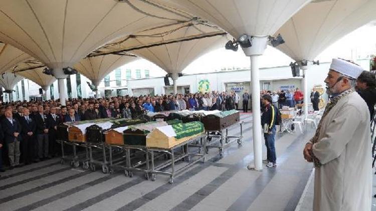 Kılıçdaroğlu, PM üyesi Seymanın ağabeyinin cenaze törenine katıldı