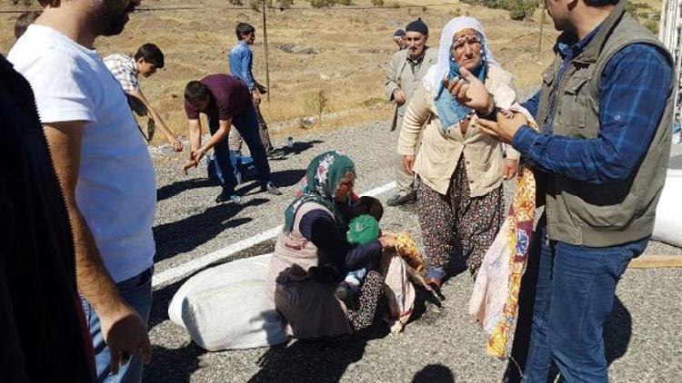 Lastiği patlayan kamyonet devrildi: 7 aylık bebek ile 2 kişi yaralandı