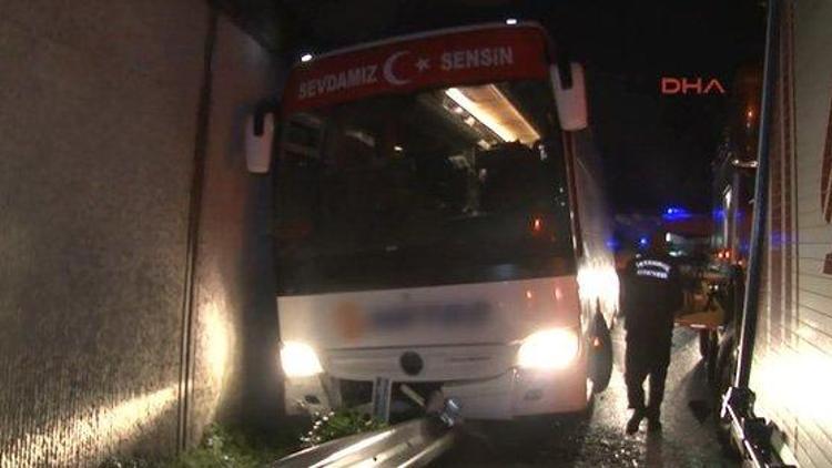 İstanbulda yolcu otobüsü kaza yaptı: 1 ölü