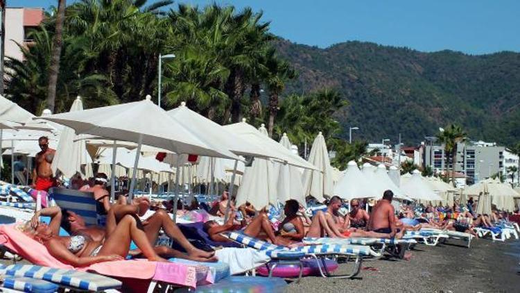 Marmaris 33 derece, tatilciler plajlarda