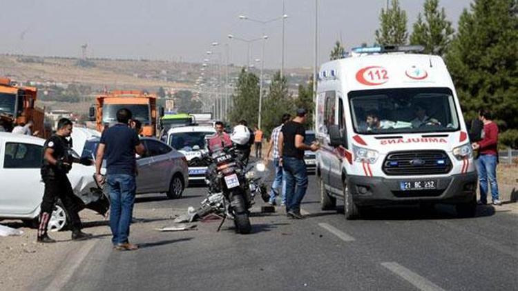 Yunus ekibi otomobile çarptı: 2’si polis 3 yaralı