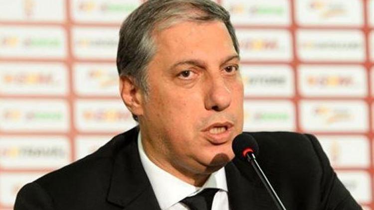 Nazifoğlu: Sneijderin haddine mi kadro yapmak