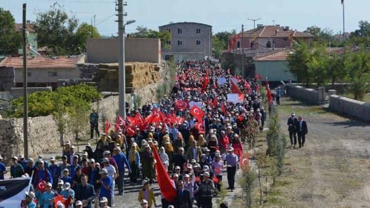 2 bin 500 öğrenci Şehit Ömer Halidemir’in kabrini ziyaret etti