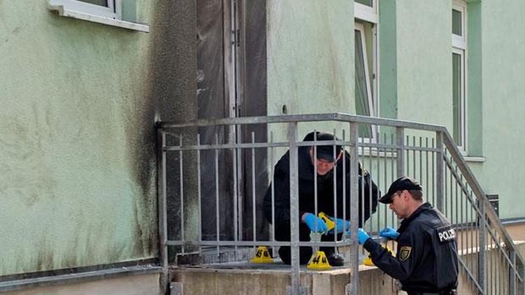 Dresden polisi delilleri toplarken hassas davranmadı mı