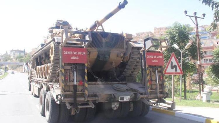 Şanlıurfa’dan, Suriye sınırındaki Karkamışa tank sevkiyatı