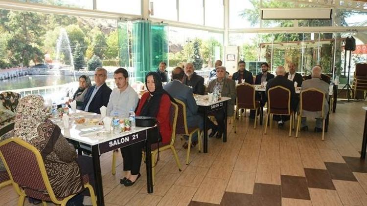 Başkan Acar Dinar depreminde hayatını kaybedenlerin ailelerini unutmadı