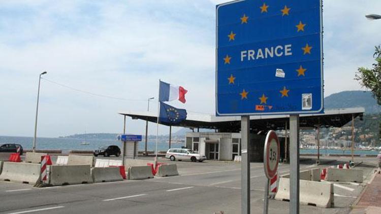 Fransa, İsviçre sınırındaki iki kapıyı kapatıyor