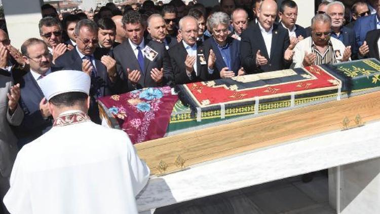 Kılıçdaroğlu, CHPli Kuşoğlunun eşi Tülin Kuşoğlunun cenaze namazına katıldı