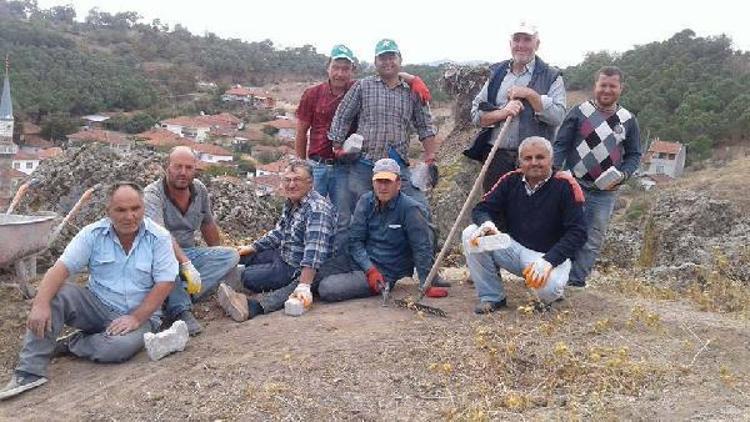 Leylek Kayasına imece ile yol yapıldı