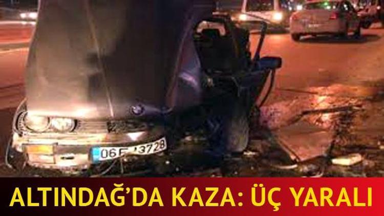 Ağaca çarptı: Üç yaralı