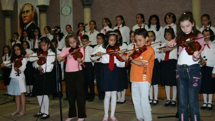 Nevşehir belediyesi  çocuk korosu için  kayıtlar devam ediyor