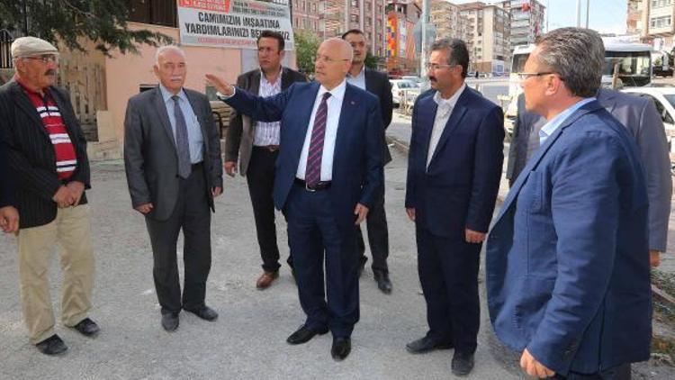 Başkan Yaşar, camii inşaatını gezdi