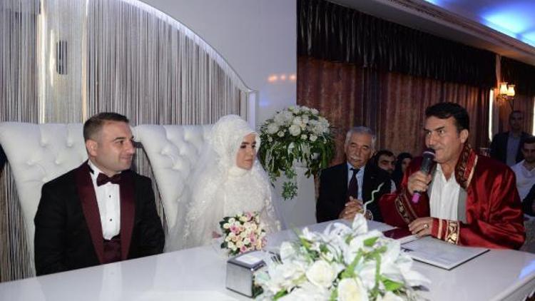 Nikah memurunun nikahını başkan kıydı