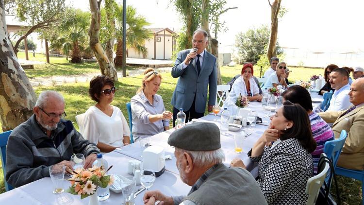 Huzurevi sakinlerine sahil sürprizi