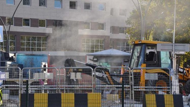 Gaziantep Emniyet Müdürlüğü önünde doğalgaz borusu delindi