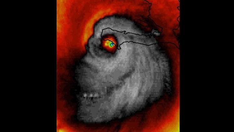 Kuru kafa şeklinde görülen Matthew kasırgası ABDye ulaştı