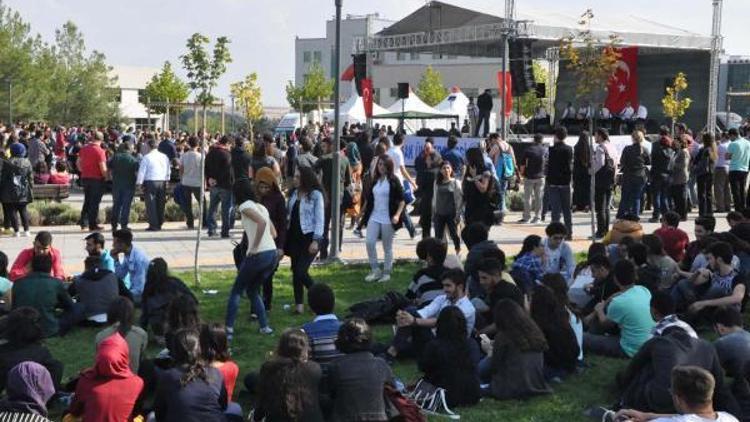 Rektör Çelikten öğrencilere 15 Temmuz uyarısı