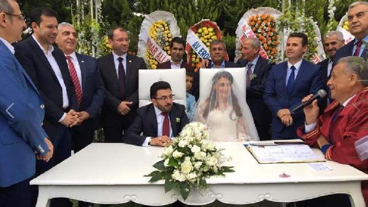 AK Partiyi buluşturan nikah