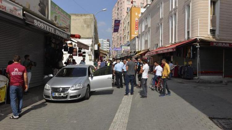 Otomobildeki şarj kablosu bomba korkusu yaşattı