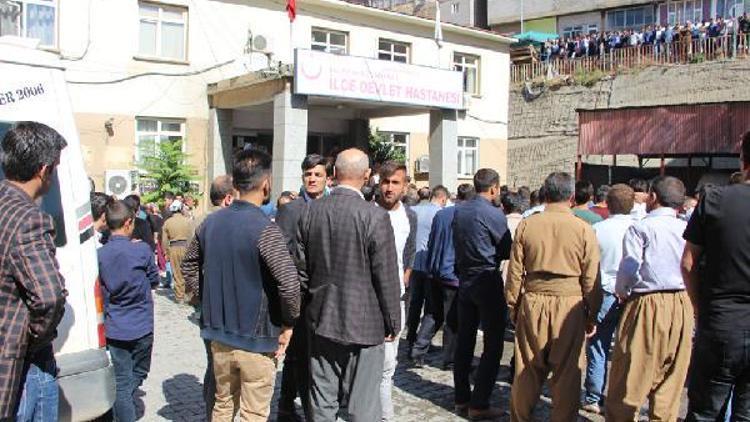 PKK, Şemdinlide bombalı araçla saldırdı: 10 şehit, 8 sivil yaşamını yitirdi (7) - Yeniden