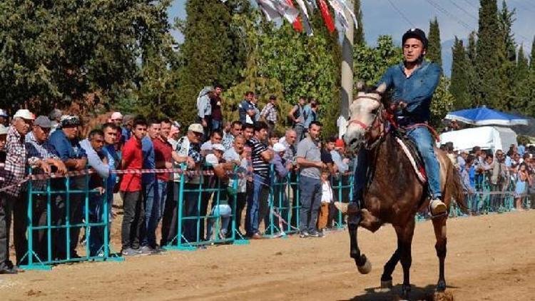 Ödemişte at yarışı heyecanı