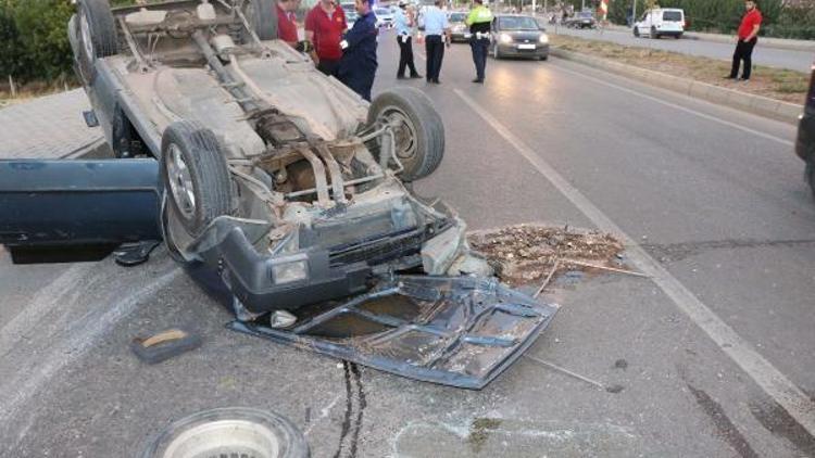 Adıyaman’da otomobil devrildi: 2 yaralı