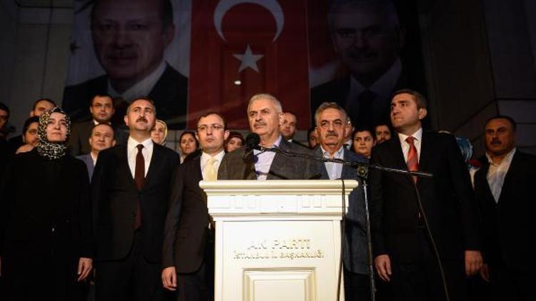 Başbakan Yıldırım Ak Parti İstanbul İl Başkanlığında konuştu