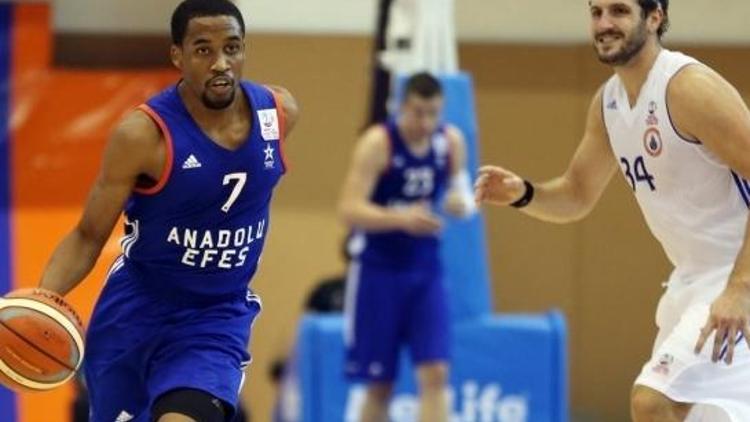 Anadolu Efes farklı başladı