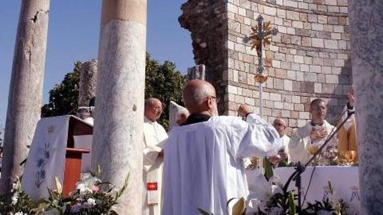 Hıristiyanlar bayramlarını kutladı