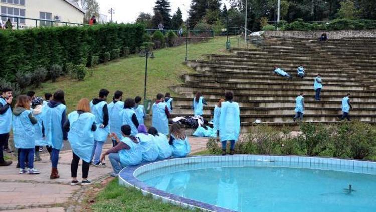 KTÜ’lü öğrencilerden Ankara Garı kurbanlarına farklı anma
