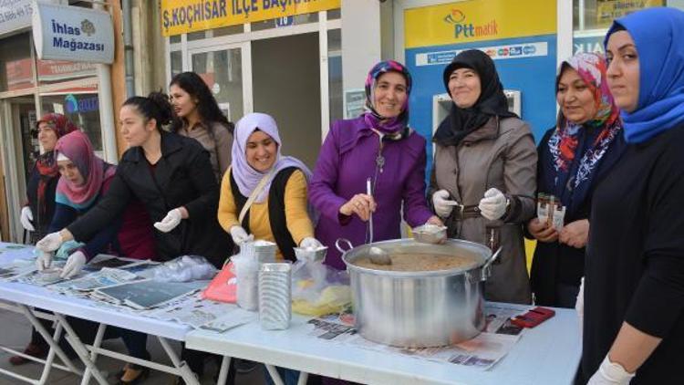 Şereflikoçhisarda aşure dağıtımı