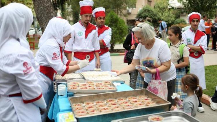 Aşureler Mutfak Atölyesi kursiyerlerinden