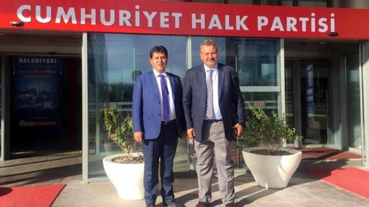 Mustafa Gülden CHP Genel Merkezi önünde günaydın mesajı