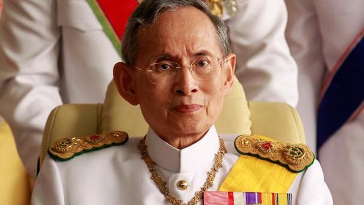 Tayland Kralı Bhumibol Adulyadej yaşamını yitirdi